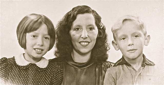 Rachel Ester Prins-Fuld met 2 van haar kinderen Elizabeth & Max
