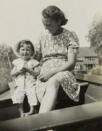 Mina Lisa (Minnie) Blau-Muntner and her daughter Magdalena Dora Lieselotte (Dorie) Blau
