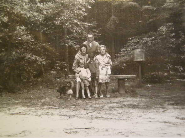 familie swalf met ruby en scotty en de nog niet valse hond