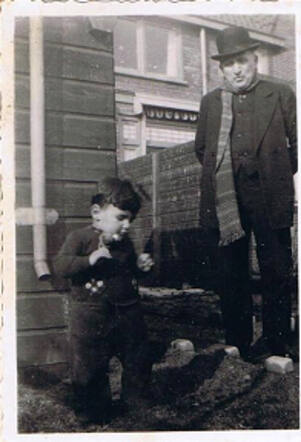 Eduard Adelaar met zijn kleindochter