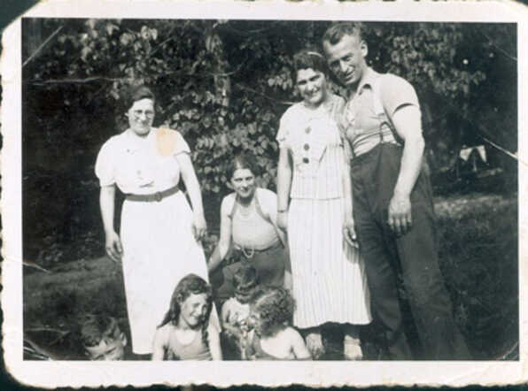 Elias en Antje Veterman-Stibbe met hun kinderen Martha en Meyer
