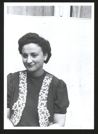 Ella Jacobson
