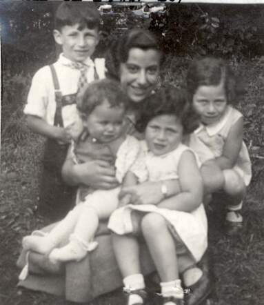 Emmi Watermann-Hirsch met kinderen