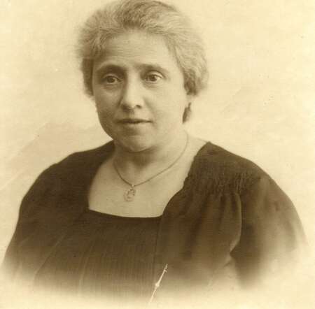 Esther Izaaks