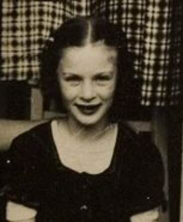 Esther Kleerekoper-Mendes, about 1933