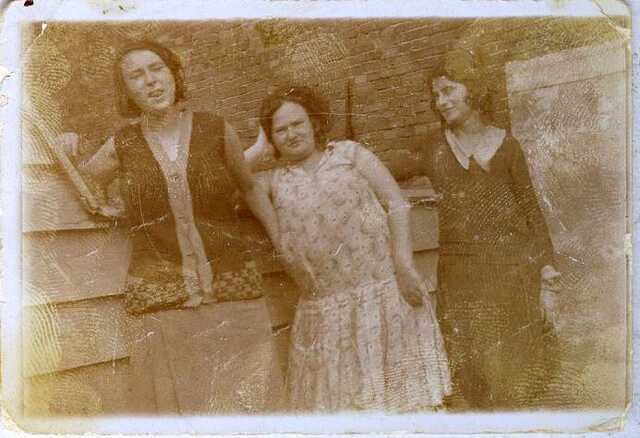 Margaretha, Marianne and Esther Berklou