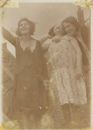 Margaretha, Marianne and Esther Berklou