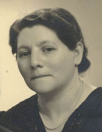 Eva Mechanicus-Bas, ca. 1940