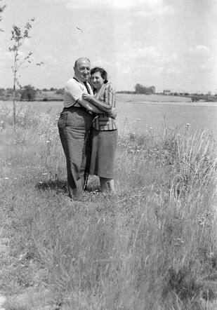 Andries Bloch and Gezina Elte