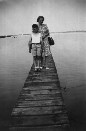 Lothar Gold with his mother Gerda Gold-Davidsohn