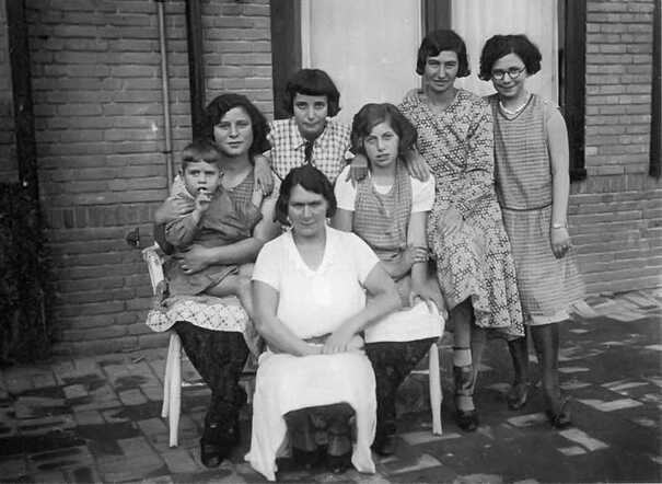 Groepsfoto Joods Weeshuis Leiden, april 1932
