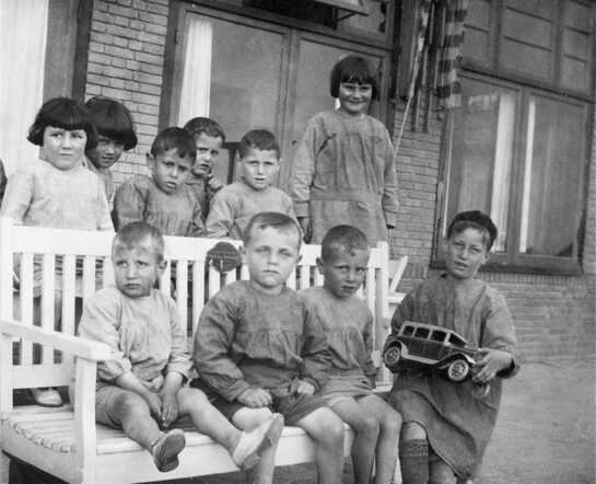 Groepsfoto Leids Weeshuis, 1931