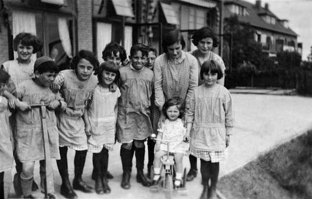 Groepsfoto Leids Weeshuis, april-mei 1933