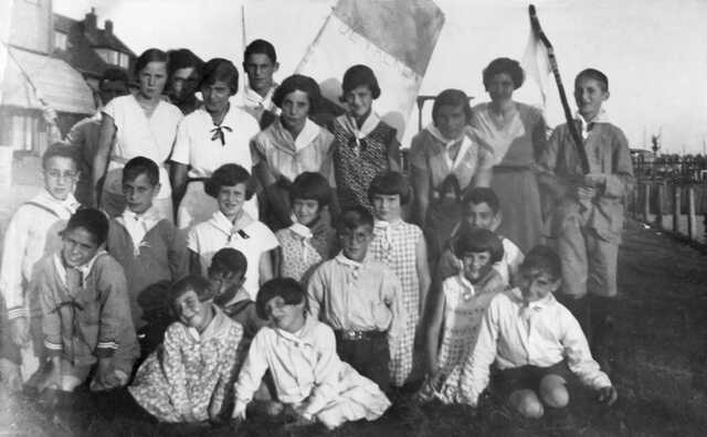 Groepsfoto Leids Weeshuis, voorjaar 1933