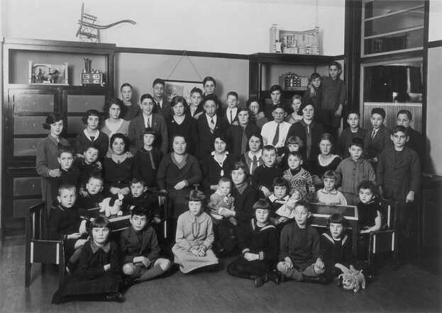Groepsfoto Joods Weeshuis Leiden, November 1932