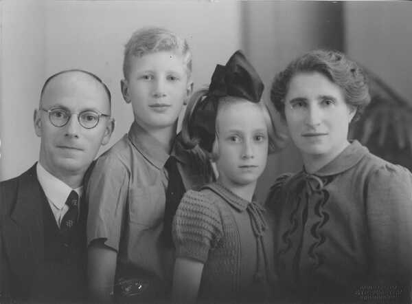 Benjamin de Groot and his family
