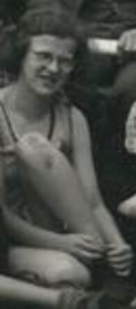 Hannelore Geduldiger (cutting) August 1942