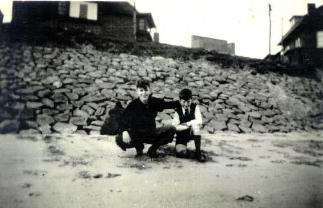 Simon (Siem) den Hartog (on the right) with a friend