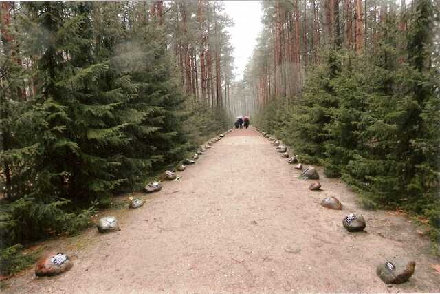 Laan van monumenten in Sobibor