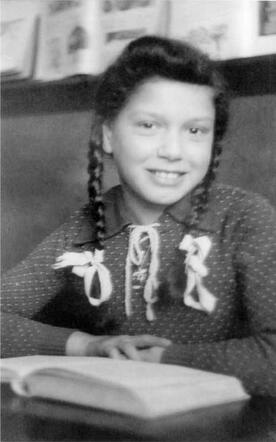Henny Adler op de Joodse lagere school aan het Pieterskerkhof 4a in Leiden, voorjaar 1942