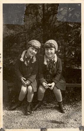 The twins Hannelore and Rosemie Hess