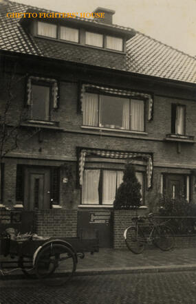 Het huis van het gezin Koekoek aan de Brugsestraat 34 in Scheveningen