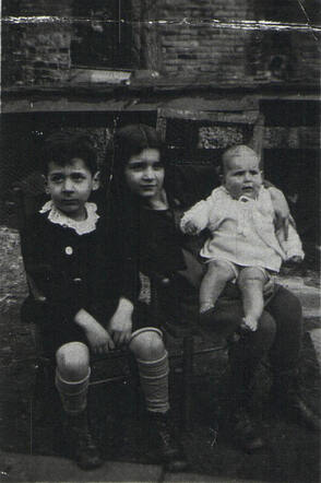 from left to right:  Joseph (Joop), Betty en Margreet van der Horst