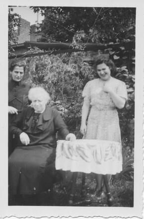 Ida Lebenstein met haar schoonzus Johanna Lebenstein-Rübsteck