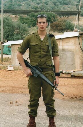 Idan Naaman, neef van Morris, kleinzoon van Salomon, in het Israelische leger