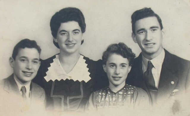 Ies, Nettie, Mientje en Abraham Davidson
