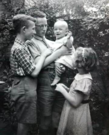 Isidore, Jacob, Bettie en Henriette Monnikendam