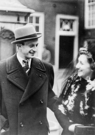 Israël van Brink en Flora Melkman op hun trouwdag, 27 november 1940