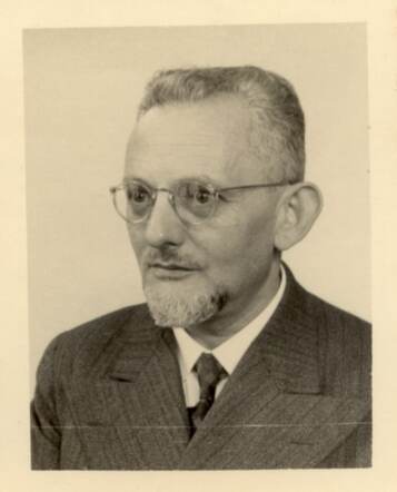 Weeshuis-directeur Nathan Italie in 1942