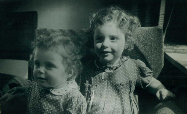 Henriëtte (left) and Sara Channah Jacobsen