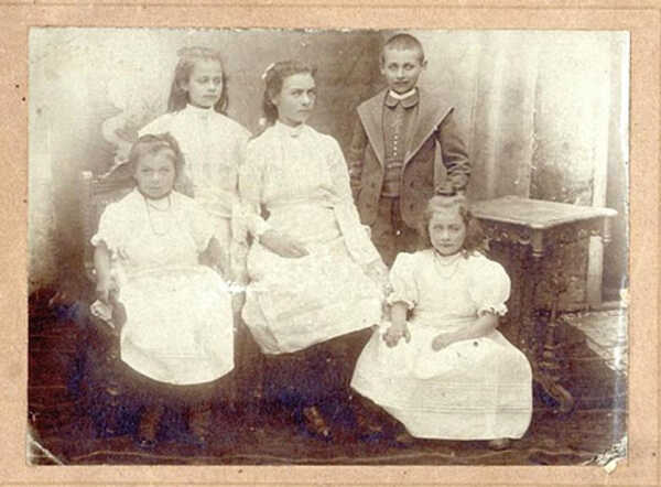 Kinderen van Jakob en Bertha Vecht-Weyl, ca. 1900