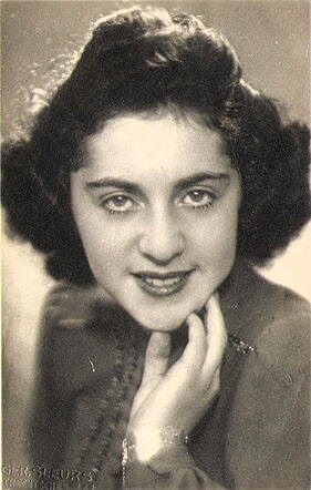 Jansje (Janny) Davidson 27-08-1925 Amsterdam -03-09-1943 Auschwitz