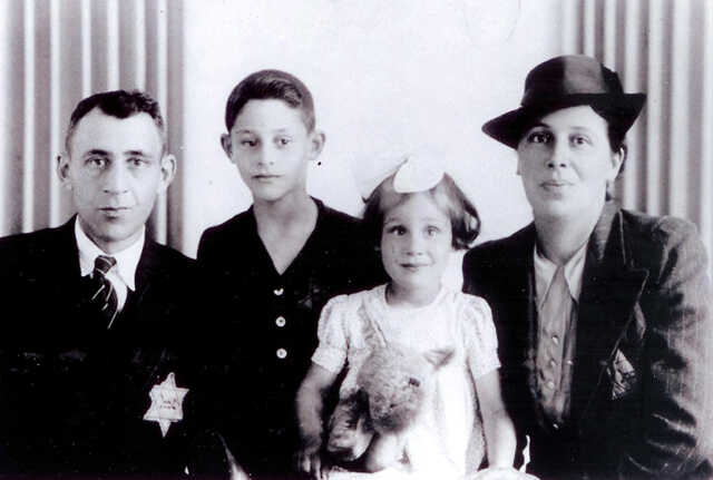 Wolf and Jopie Jozep with their parents Herman and Caroline Jozep-de Lange