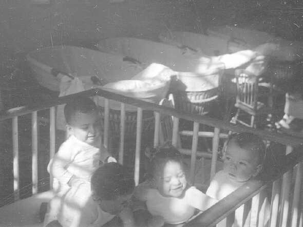 Ruth Kahn (2nd from the right) in the Crèche,  Plantage Middenlaan in Amsterdam