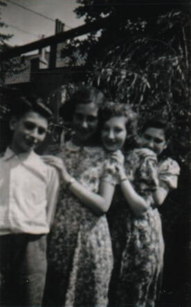 Margard (Marga) Kaufmann (2nd from the left)