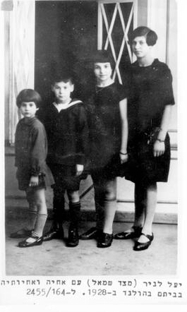 Vier kinderen Hoogstraal, 1928
