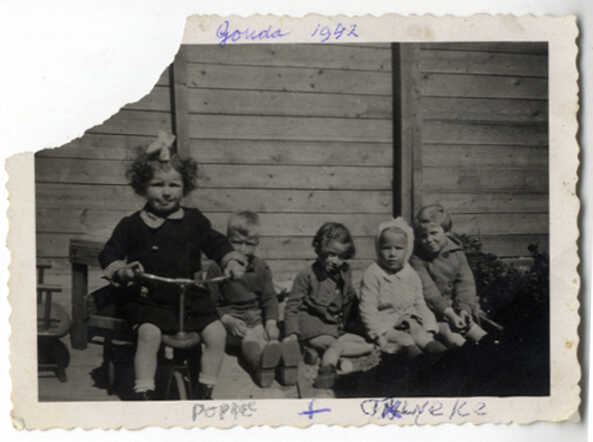 Margit Lieselotte Kirchheim (middle)