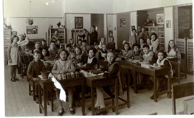 Klas G van de 1e Montessorischool in Amsterdam, schooljaar 1930