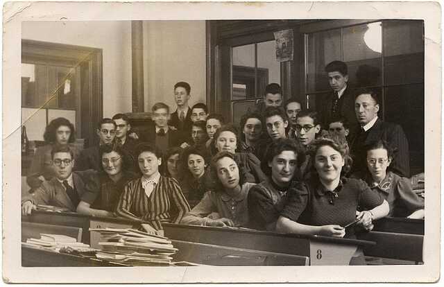 Klassenfoto 4e klas MULO, Joodse School, Molenwaterweg, Rotterdam, 1941-1942