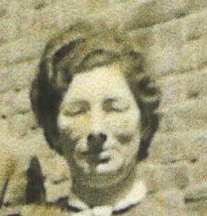 Lea Gans- de Beer  (cutting)