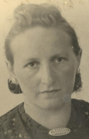 Lea Nikkelsberg-van den Berg (cutting)