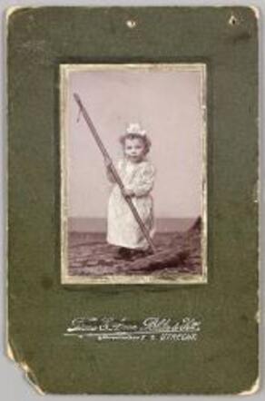 Lena Grietje Borstel-Cohen als kind, 1905