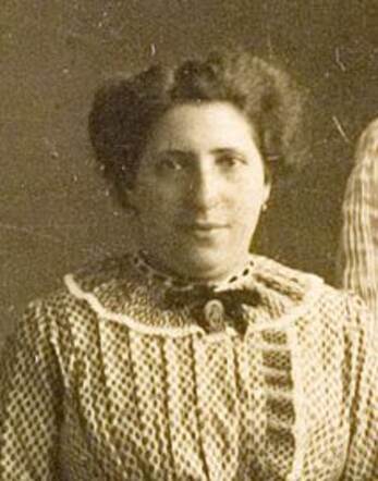 Lena Voorzanger-Wijnschenk, about 1912