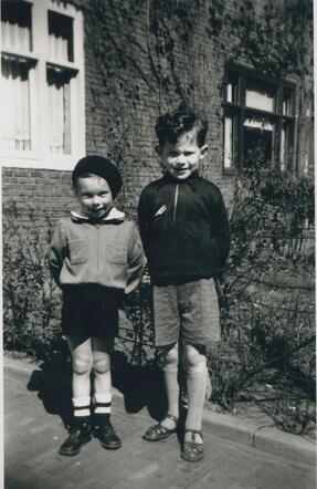 Leo Joseph Maandag (on the right) in 1943