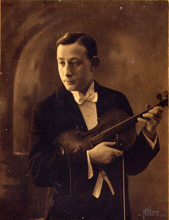 Levie van Straten - ca. 25 jaar, met viool.jpg