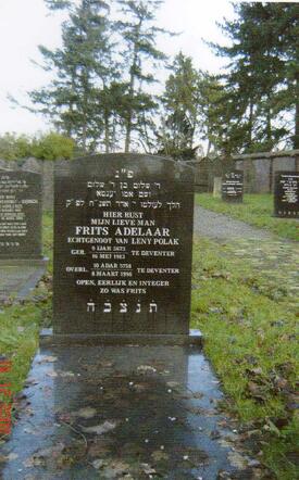 matseiwe Frits Adelaar 1913-1998, kleinzoon van Freerk Engers en Engeltje Veltman, Joodse begraafplaats Deventer
